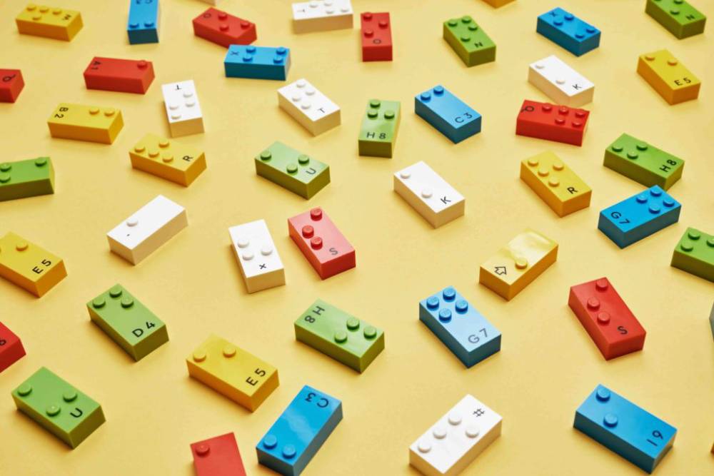 En faveur de l'inclusion, LEGO commercialise des jouets pour les déficients visuels - Café Joyeux