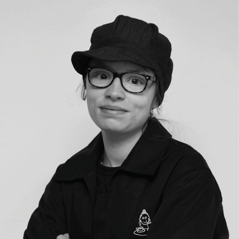 Café Joyeux Paris Opéra and Paris Choiseul - Marie, a cheerful team member, welcomes you and serves you from the heart
