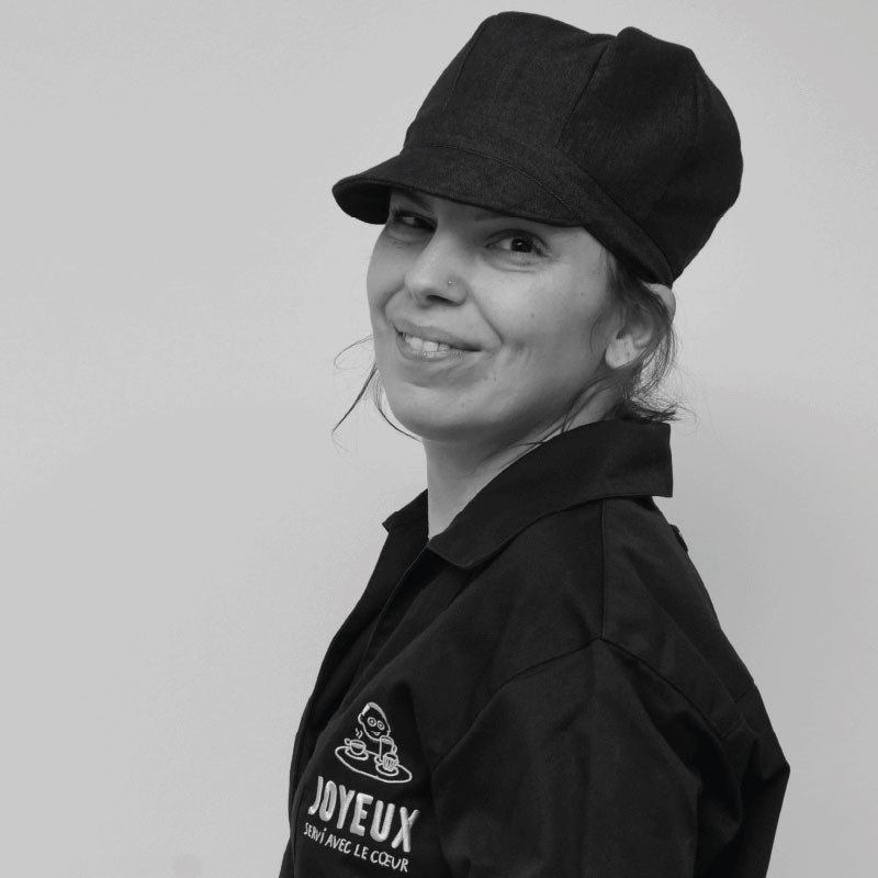 Café Joyeux Paris Champs-Elysées: Charlotte, a cheerful team member, welcomes you and serves you from the heart
